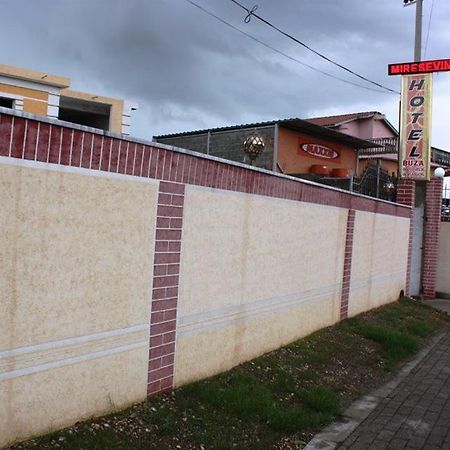 布扎酒店 New Shtoj 外观 照片